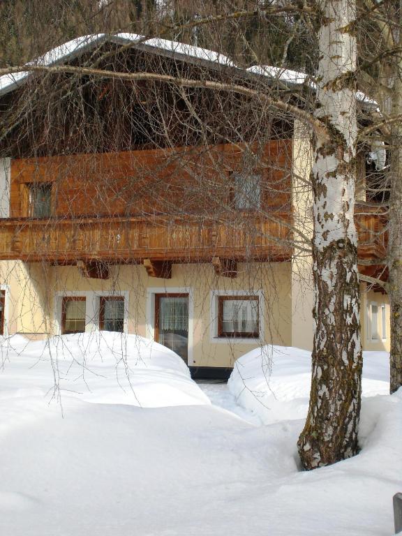 Bed & Breakfast Haus Am Brunnen *